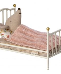 Maileg Vintage Bed Mouse Off White